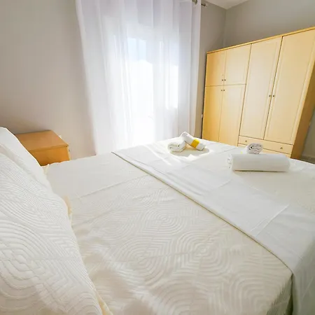 Apartment Sweet 2